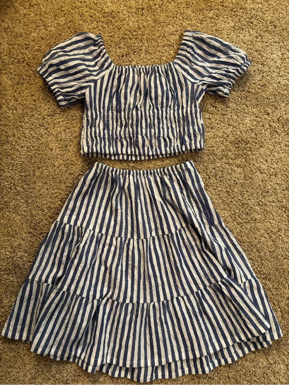 OLD NAVY Striped Two-Piece Set. Size S(6/7).